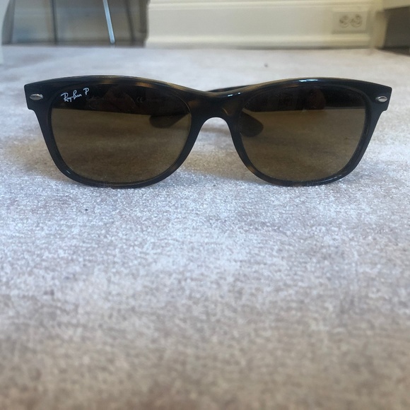 Ray-Ban Tortoise Shell Polarized Wayfarer - Picture 1 of 5